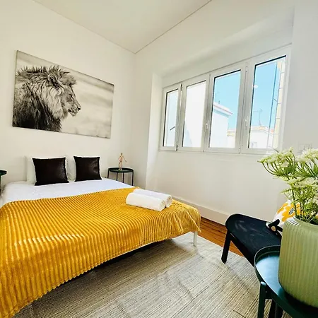 Luxury Rooms, Ideal Location For Tourists بيت شباب *