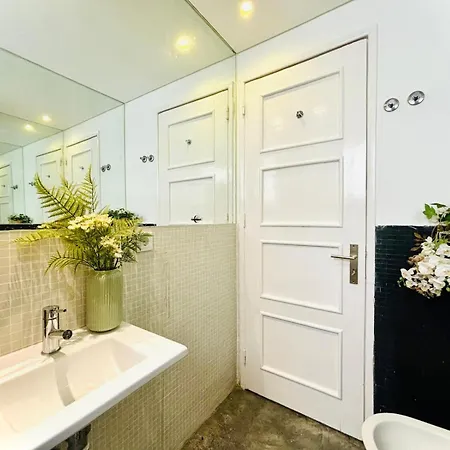 Vandrerhjem Luxury Rooms, Ideal Location For Tourists